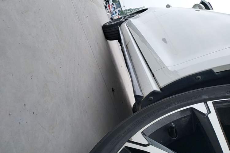 Used Volkswagen Golf 2020 Charming Edition 280TSI DSG R-Line Right Side Sill