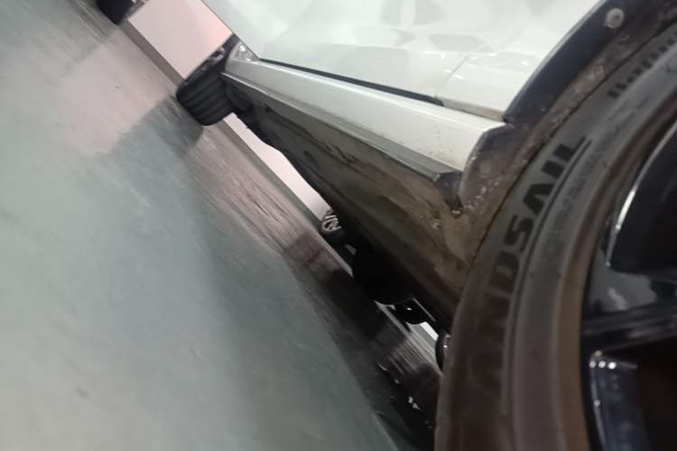 Used Volkswagen Golf 2020 Charming Edition 280TSI DSG R-Line Right Side Sill
