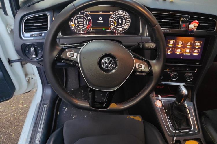 Used Volkswagen Golf 2020 280TSI DSG Luxury Edition Steering Wheel