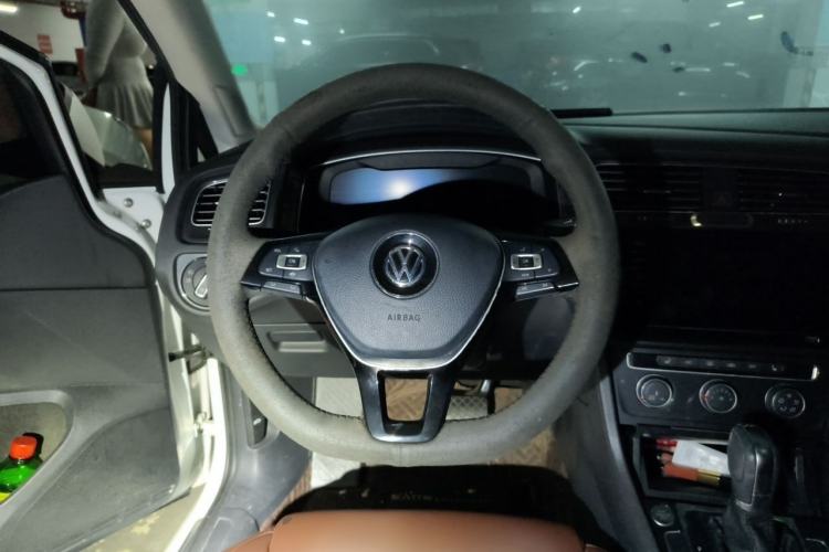Used Volkswagen Golf 2020 Zhiai Edition 280TSI DSG Luxury Model Steering Wheel