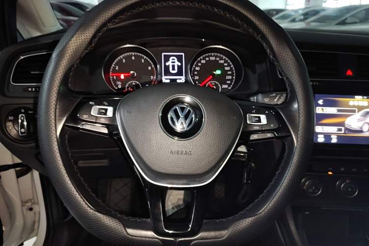 Used Volkswagen Golf 2020 200TSI DSG Comfortable and Ambitious Edition Steering Wheel