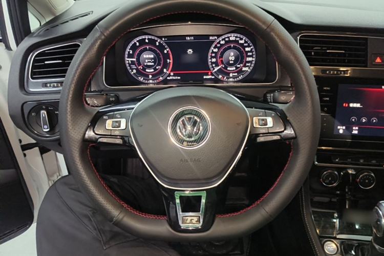 Used Volkswagen Golf 2020 Zhiai Edition 280TSI DSG Luxury Model Steering Wheel