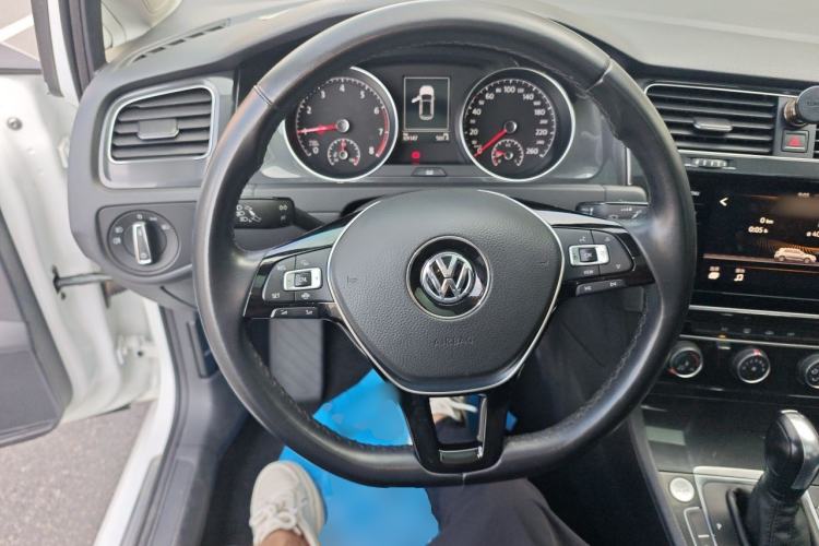 Used Volkswagen Golf 2020 Zhiai Edition 280TSI DSG Comfort Model Steering Wheel