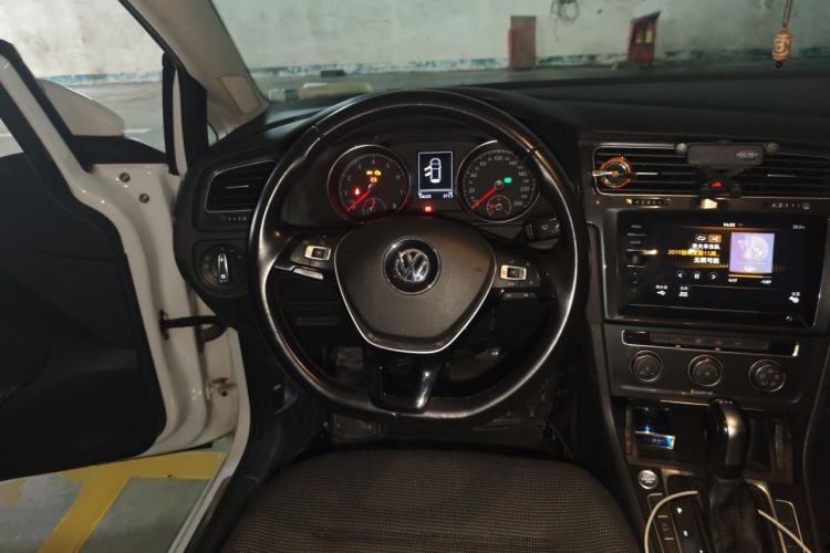 Used Volkswagen Golf 2020 Zhiai Edition 280TSI DSG Comfort Model Steering Wheel