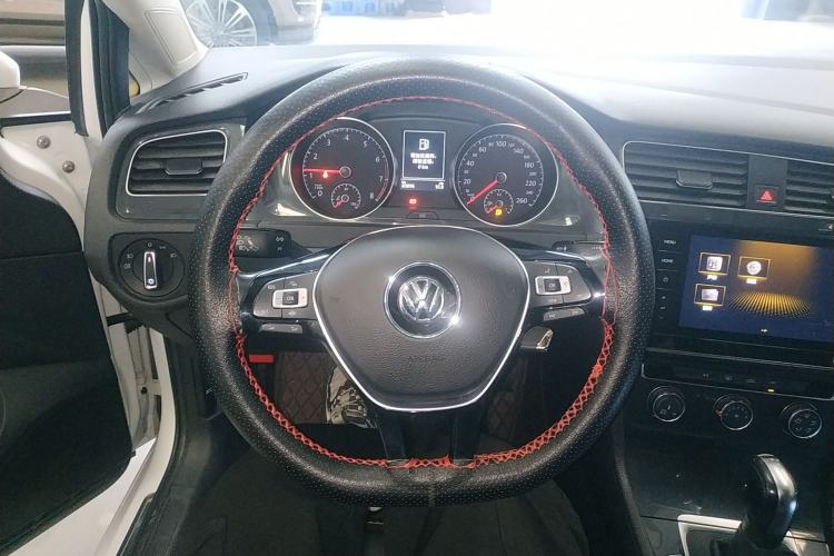Used Volkswagen Golf 2020 200TSI DSG Comfortable and Ambitious Edition Steering Wheel