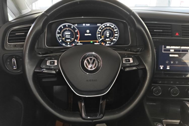 Used Volkswagen Golf 2020 Zhiai Edition 280TSI DSG Luxury Model Steering Wheel