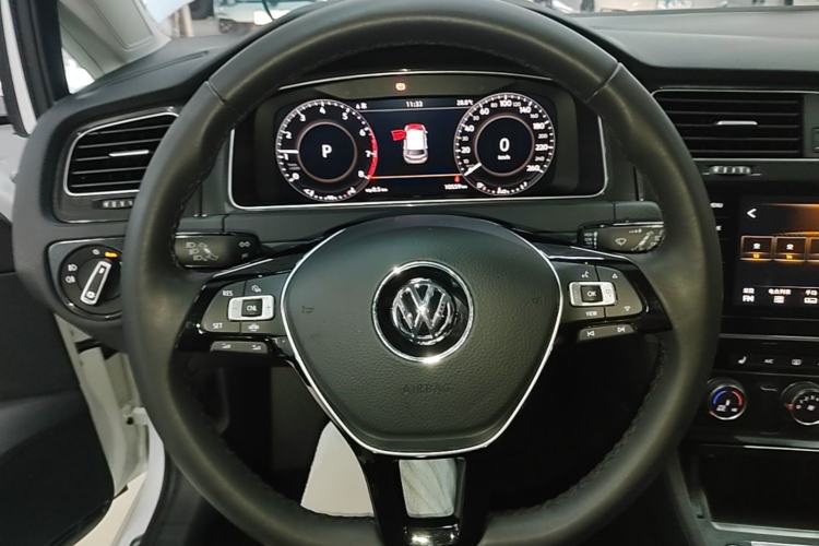 Used Volkswagen Golf 2020 Zhiai Edition 280TSI DSG Luxury Model Steering Wheel
