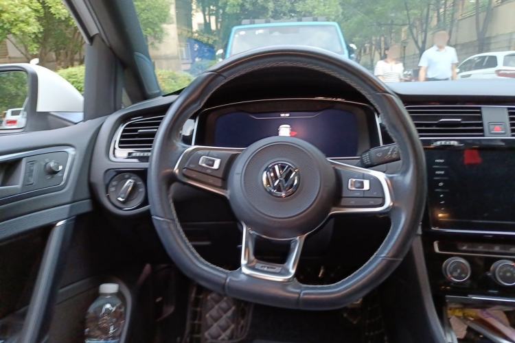 Used Volkswagen Golf 2020 Charming Edition 280TSI DSG R-Line Steering Wheel