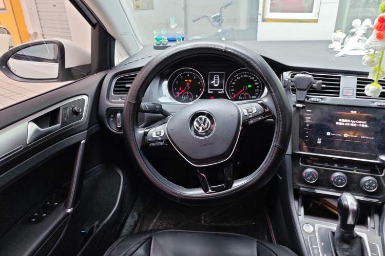 Used Volkswagen Golf 2020 Zhiai Edition 280TSI DSG Comfort Model Steering Wheel