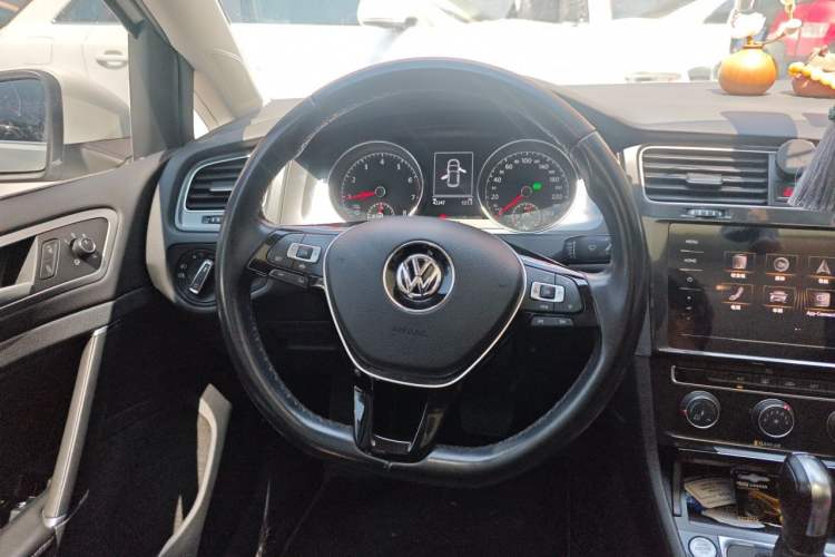 Used Volkswagen Golf 2020 Zhiai Edition 280TSI DSG Comfort Model Steering Wheel
