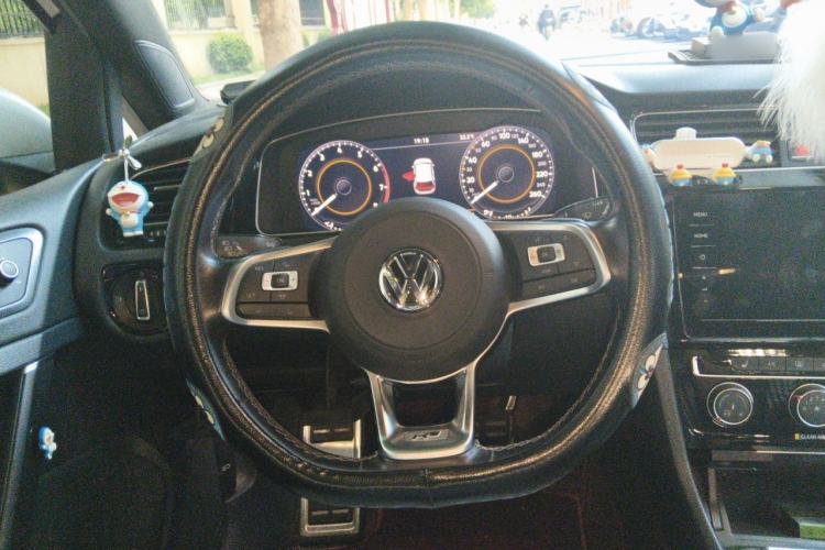 Used Volkswagen Golf 2020 Charming Edition 280TSI DSG R-Line Steering Wheel