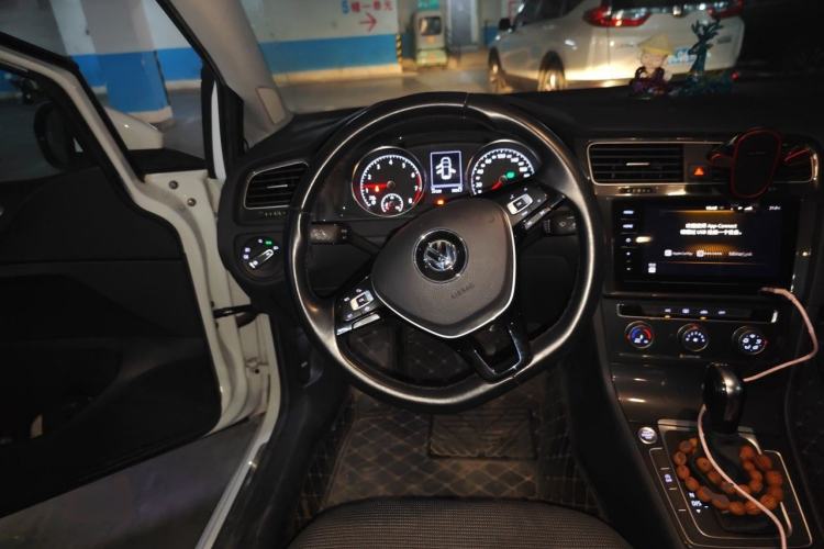 Used Volkswagen Golf 2020 Zhiai Edition 280TSI DSG Comfort Model Steering Wheel