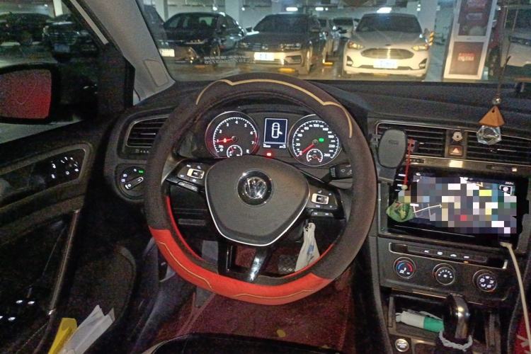 Used Volkswagen Golf 2020 Zhiai Edition 280TSI DSG Comfort Model Steering Wheel