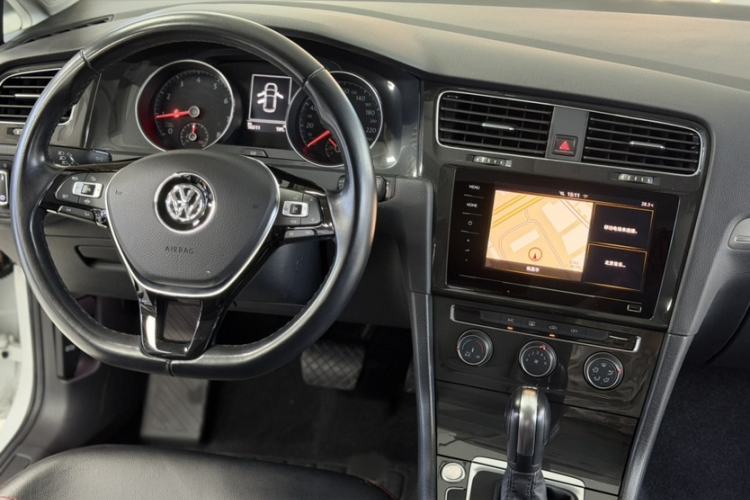 Used Volkswagen Golf 2020 Zhiai Edition 280TSI DSG Comfort Model Steering Wheel