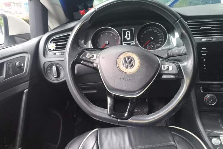 Used Volkswagen Golf 2020 Zhiai Edition 280TSI DSG Comfort Model Steering Wheel