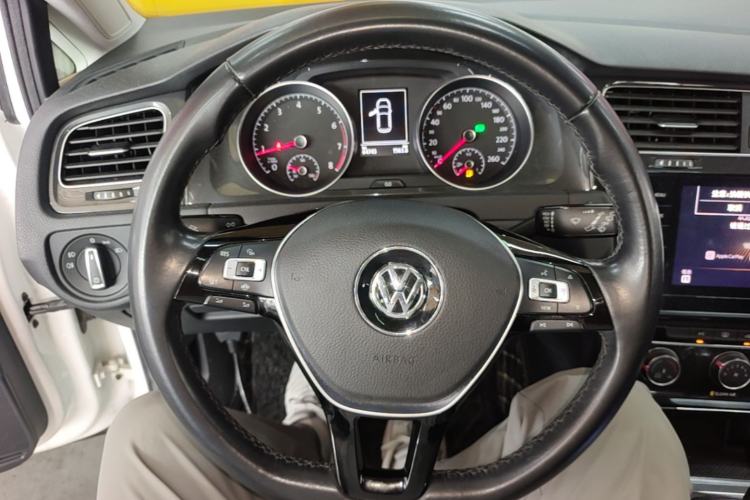 Used Volkswagen Golf 2020 Zhiai Edition 280TSI DSG Comfort Model Steering Wheel