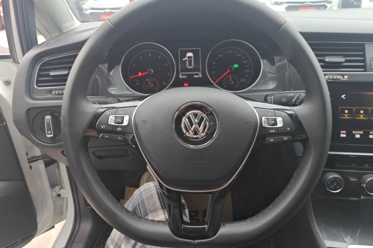 Used Volkswagen Golf 2020 Zhiai Edition 280TSI DSG Comfort Model Steering Wheel
