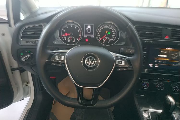 Used Volkswagen Golf 2020 Zhiai Edition 280TSI DSG Comfort Model Steering Wheel