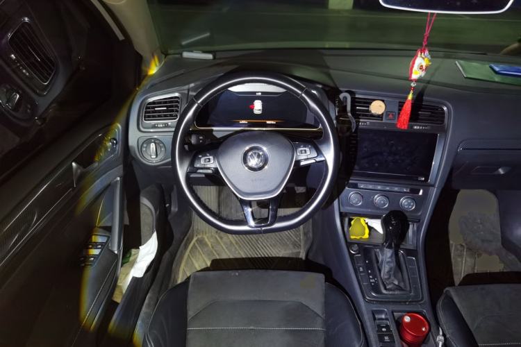Used Volkswagen Golf 2020 Zhiai Edition 280TSI DSG Luxury Model Steering Wheel