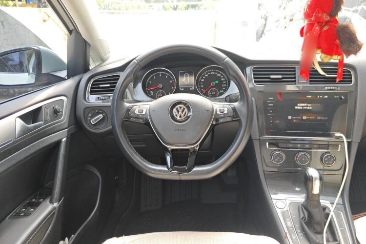 Used Volkswagen Golf 2020 Zhiai Edition 280TSI DSG Comfort Model Steering Wheel