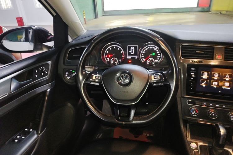 Used Volkswagen Golf 2020 Zhiai Edition 280TSI DSG Comfort Model Steering Wheel
