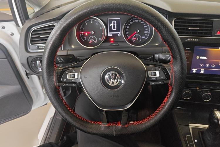 Used Volkswagen Golf 2020 200TSI DSG Comfortable and Ambitious Edition Steering Wheel