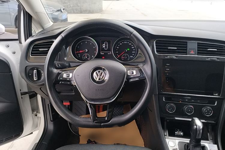 Used Volkswagen Golf 2020 Zhiai Edition 280TSI DSG Comfort Model Steering Wheel