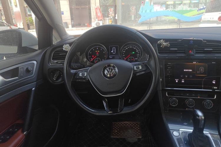 Used Volkswagen Golf 2020 Zhiai Edition 200TSI DSG Comfortable & Ambitious Version Steering Wheel
