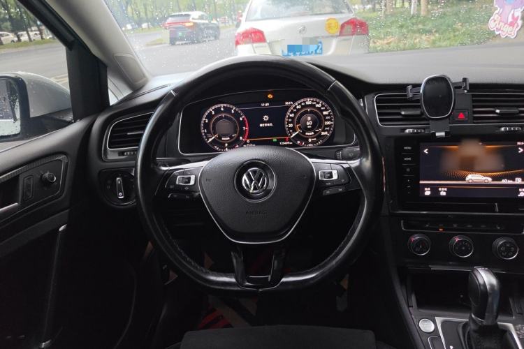 Used Volkswagen Golf 2020 280TSI DSG Luxury Edition Steering Wheel