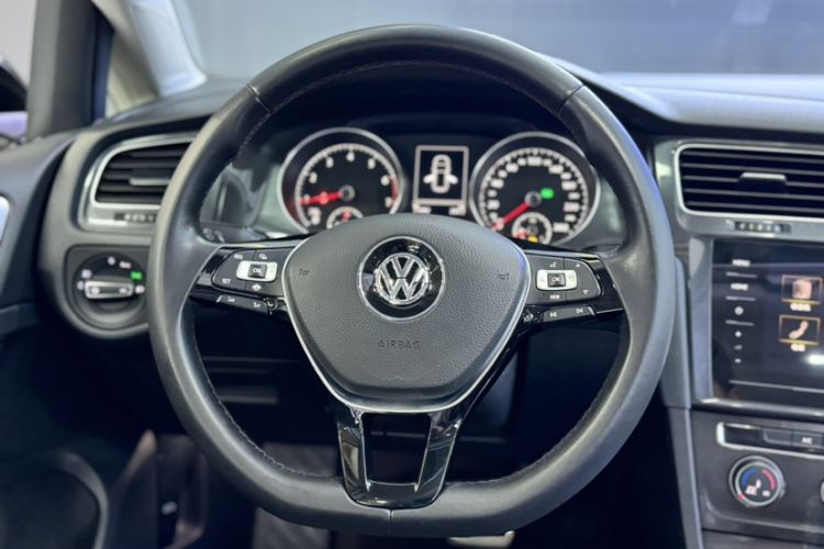 Used Volkswagen Golf 2020 Zhiai Edition 280TSI DSG Comfort Model Steering Wheel