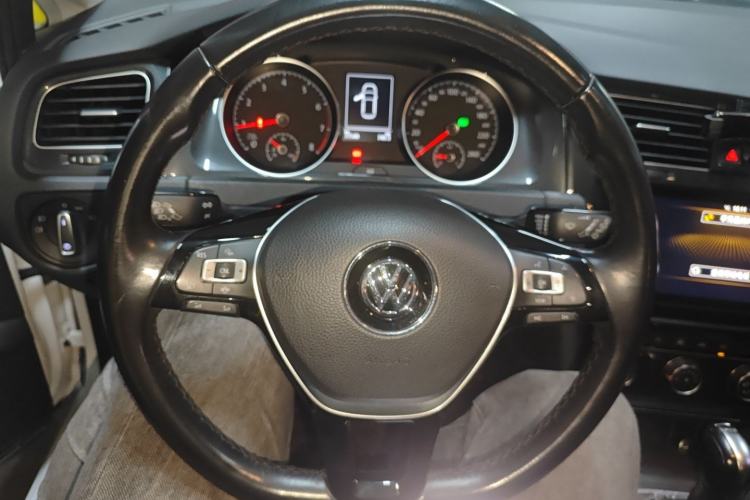 Used Volkswagen Golf 2020 Zhiai Edition 280TSI DSG Comfort Model Steering Wheel
