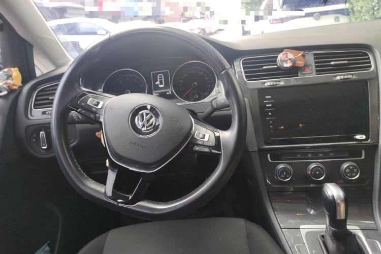 Used Volkswagen Golf 2020 200TSI DSG Comfortable and Ambitious Edition Steering Wheel