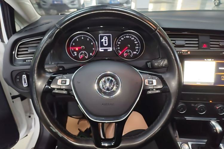 Used Volkswagen Golf 2020 Zhiai Edition 280TSI DSG Comfort Model Steering Wheel