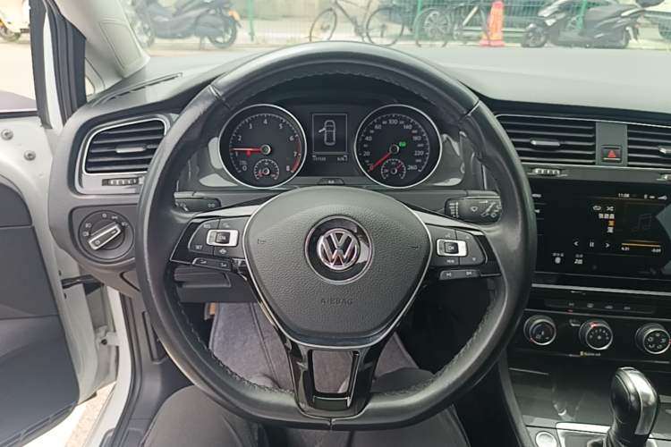 Used Volkswagen Golf 2020 Zhiai Edition 280TSI DSG Comfort Model Steering Wheel