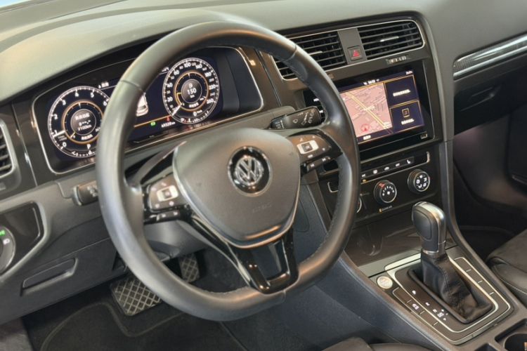 Used Volkswagen Golf 2020 280TSI DSG Luxury Edition Steering Wheel