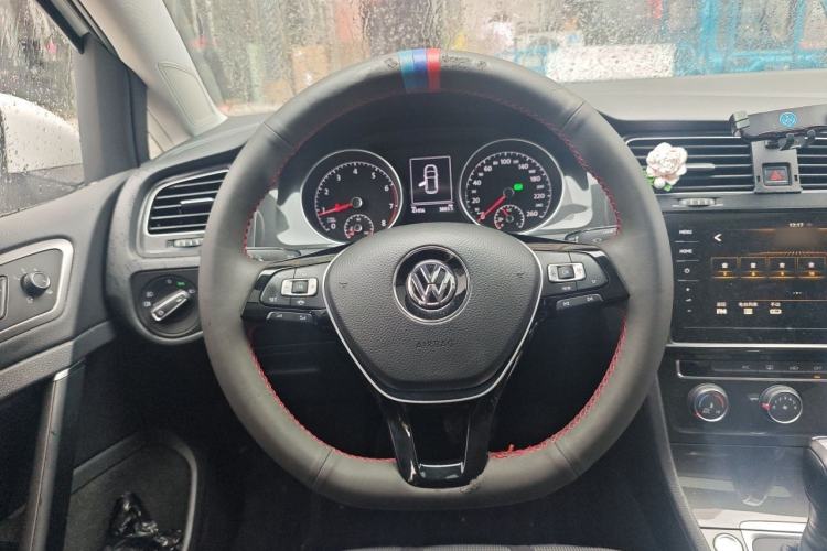 Used Volkswagen Golf 2020 Zhiai Edition 280TSI DSG Comfort Model Steering Wheel