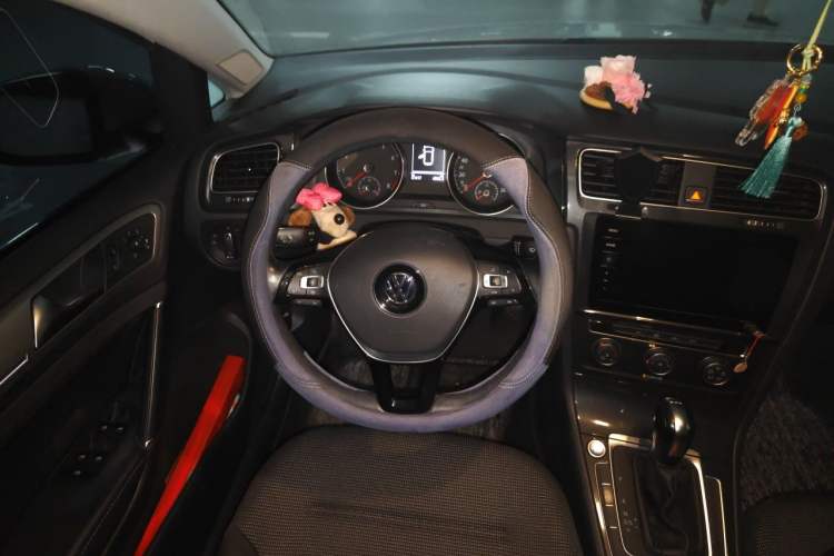 Used Volkswagen Golf 2020 Zhiai Edition 280TSI DSG Comfort Model Steering Wheel