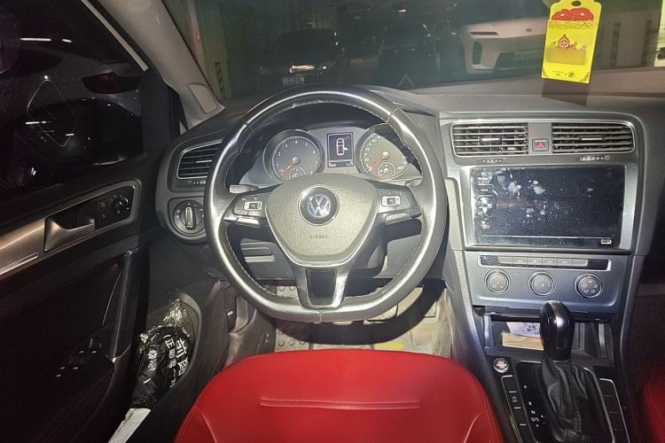Used Volkswagen Golf 2020 Zhiai Edition 280TSI DSG Comfort Model Steering Wheel
