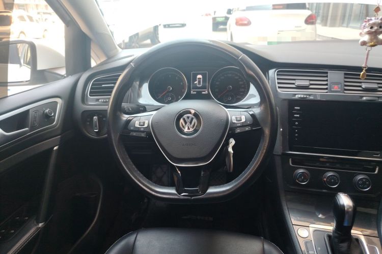 Used Volkswagen Golf 2020 Zhiai Edition 200TSI DSG Comfortable & Ambitious Version Steering Wheel