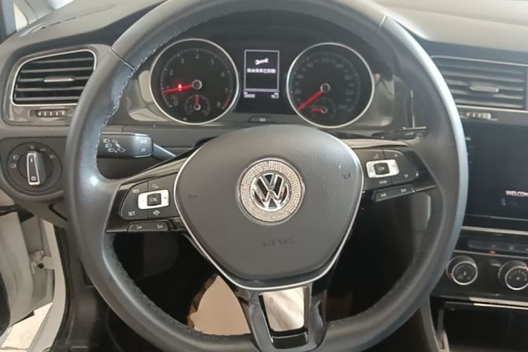 Used Volkswagen Golf 2020 Zhiai Edition 280TSI DSG Comfort Model Steering Wheel