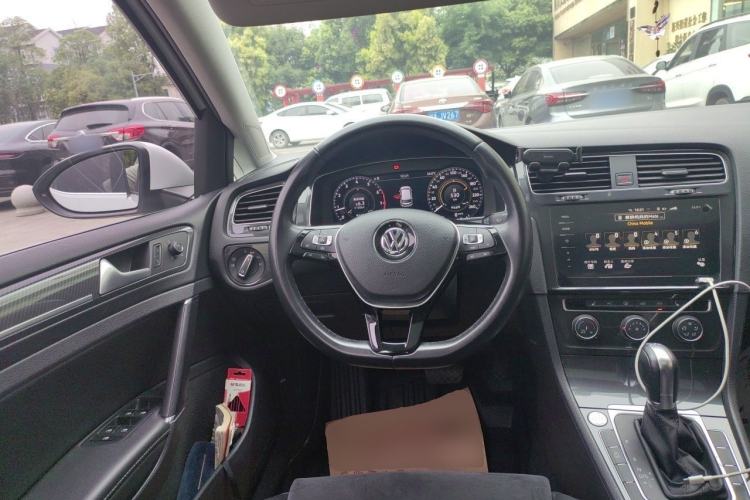 Used Volkswagen Golf 2020 Zhiai Edition 280TSI DSG Luxury Model Steering Wheel