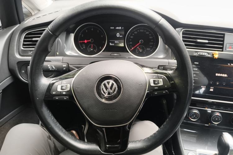 Used Volkswagen Golf 2020 Zhiai Edition 280TSI DSG Comfort Model Steering Wheel