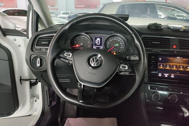 Used Volkswagen Golf 2020 Zhiai Edition 280TSI DSG Comfort Model Steering Wheel