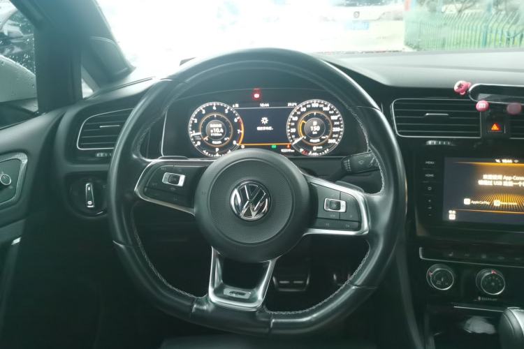 Used Volkswagen Golf 2020 Charming Edition 280TSI DSG R-Line Steering Wheel