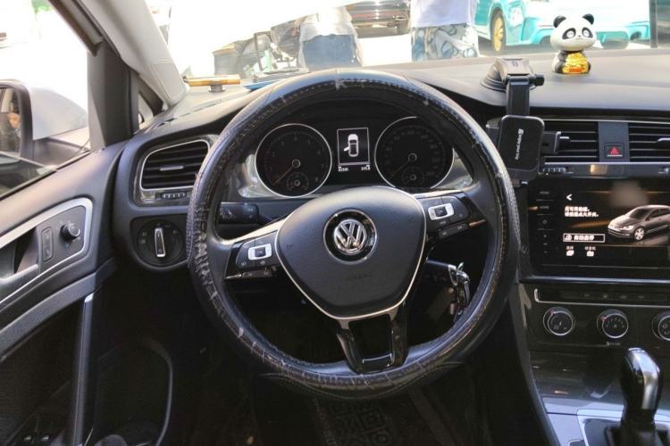 Used Volkswagen Golf 2020 200TSI DSG Comfortable and Ambitious Edition Steering Wheel
