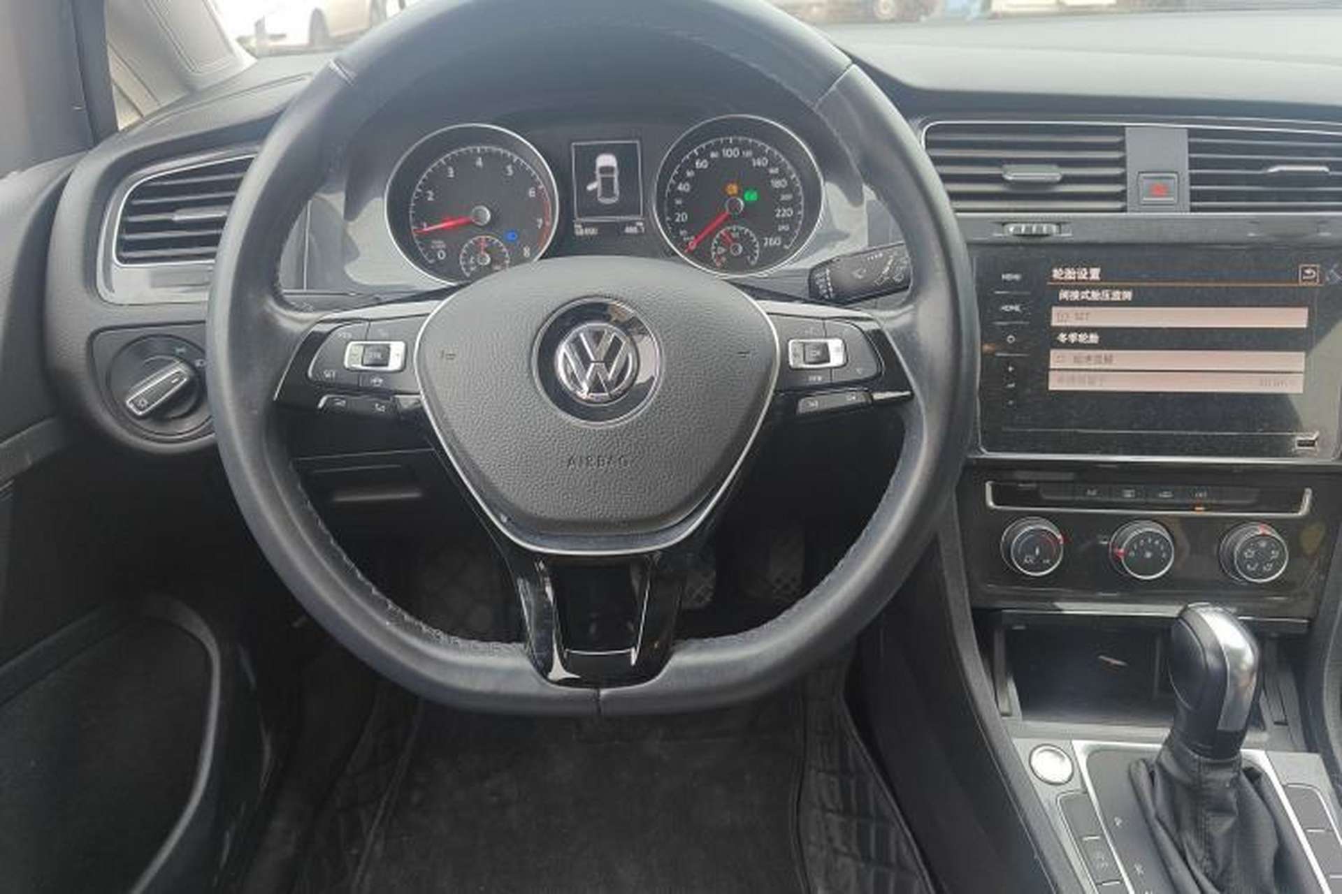 Used Volkswagen Golf 2020 Zhiai Edition 280TSI DSG Comfort Model Steering Wheel