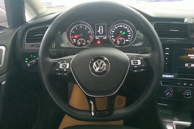 Used Volkswagen Golf 2020 Zhiai Edition 280TSI DSG Comfort Model Steering Wheel