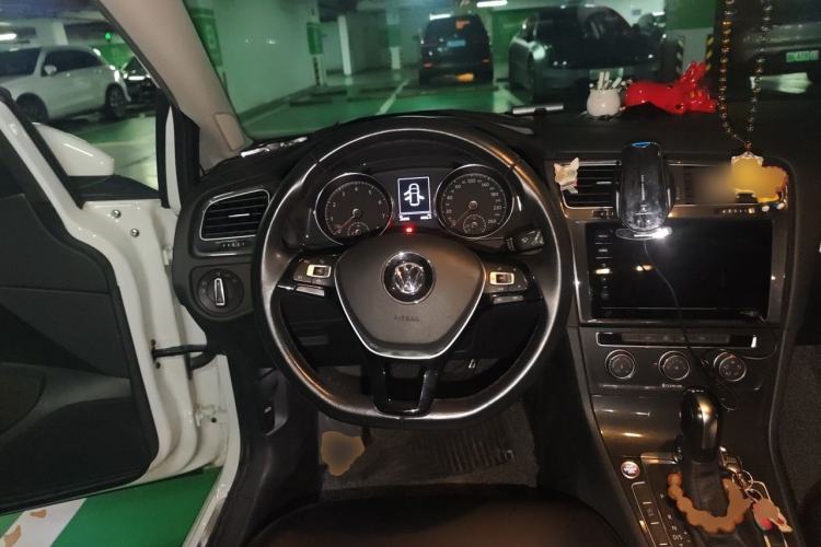Used Volkswagen Golf 2020 Zhiai Edition 280TSI DSG Comfort Model Steering Wheel