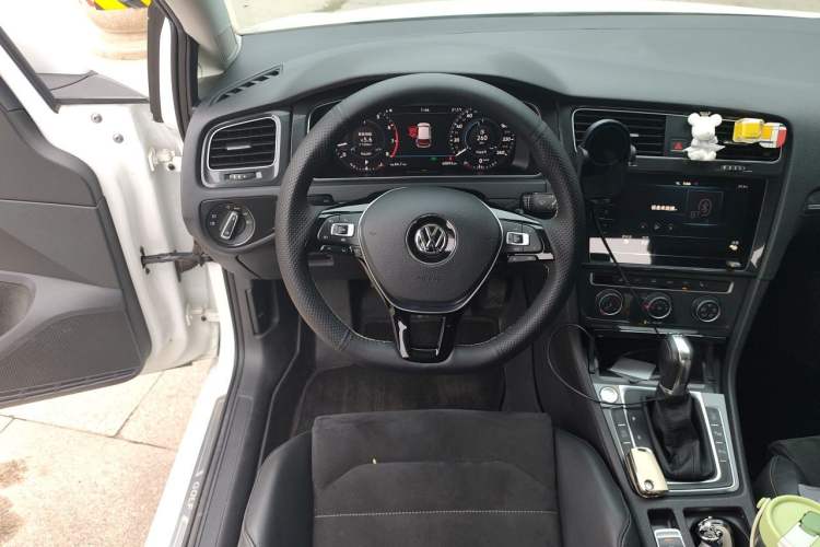 Used Volkswagen Golf 2020 Zhiai Edition 280TSI DSG Luxury Model Steering Wheel
