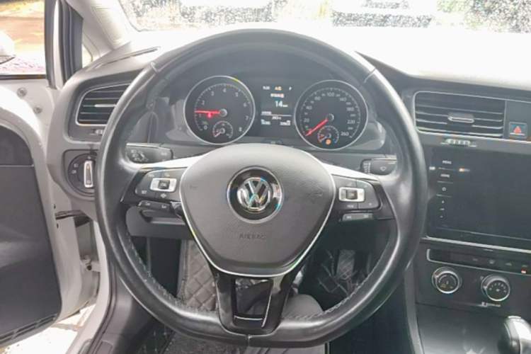 Used Volkswagen Golf 2020 Zhiai Edition 280TSI DSG Comfort Model Steering Wheel